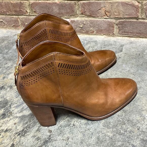 Vince Camuto Fetter Tan Leather Bootie Size 11 - Picture 2 of 10